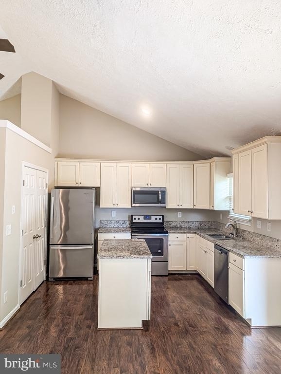 21530 Warwick Court - Photo 9