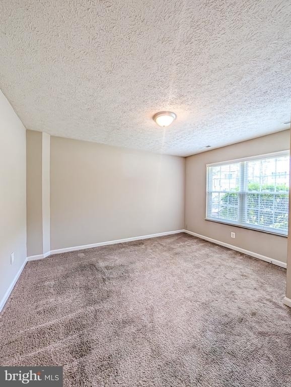21530 Warwick Court - Photo 41