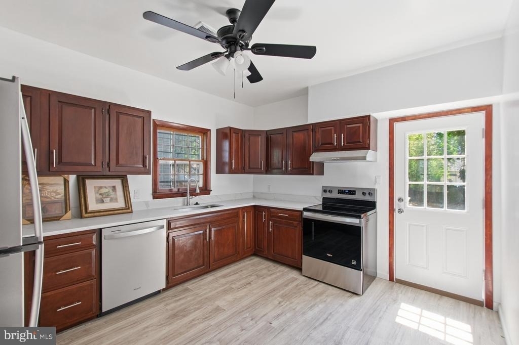 3704 42nd Avenue - Photo 9