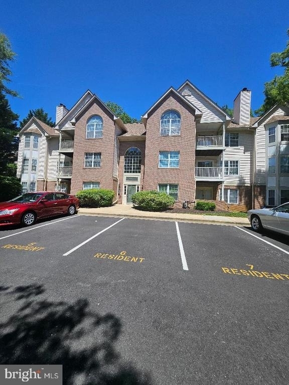 9811 Lake Pointe Court - Photo 0