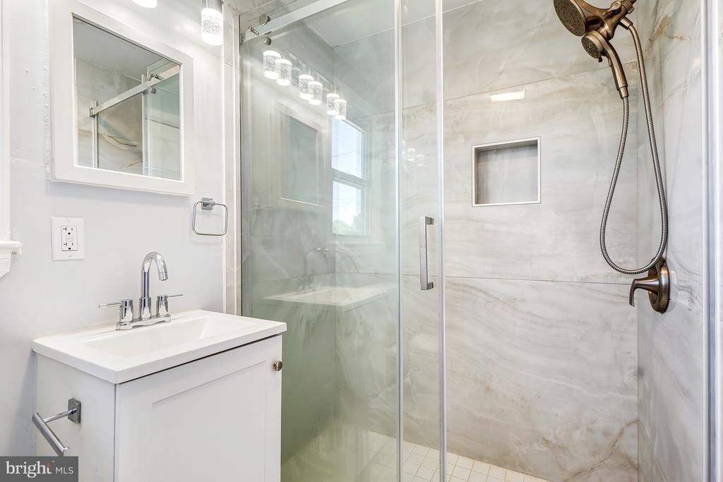 5204 Lackawanna Street - Photo 9
