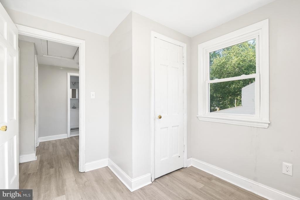 5204 Lackawanna Street - Photo 8