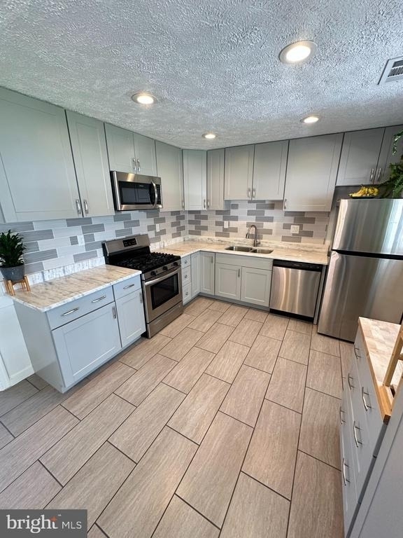 10411 Farrar Avenue - Photo 6