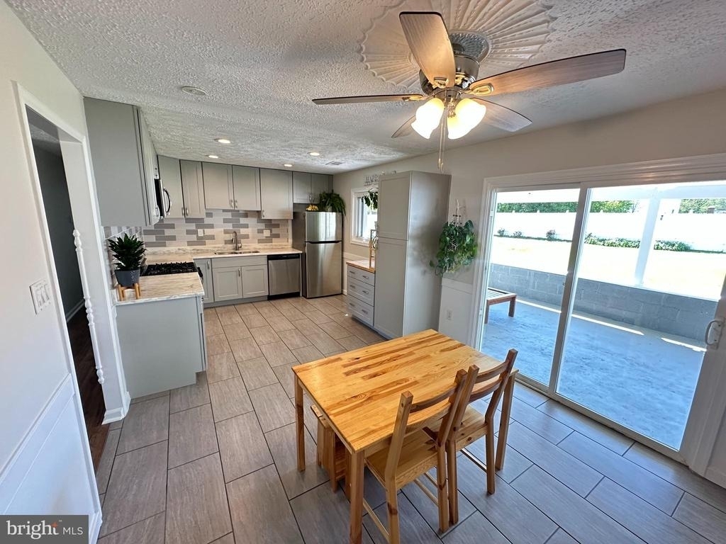 10411 Farrar Avenue - Photo 5