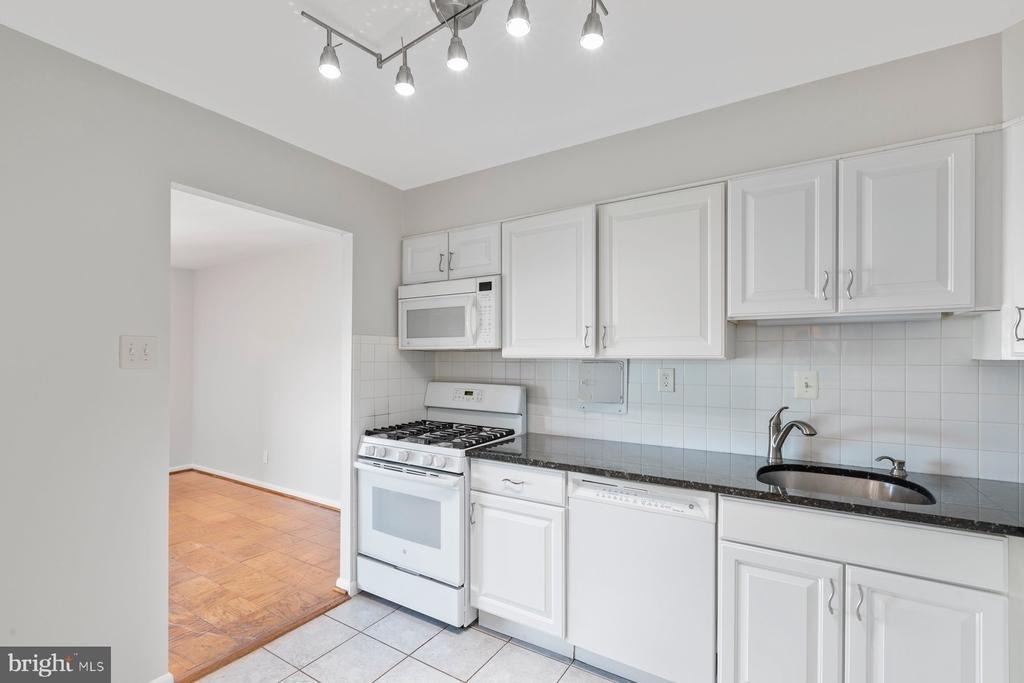 9900 Georgia Avenue - Photo 13