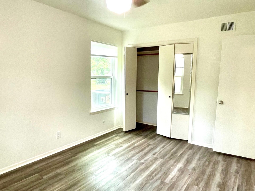 13504 Lois Ln - Photo 3
