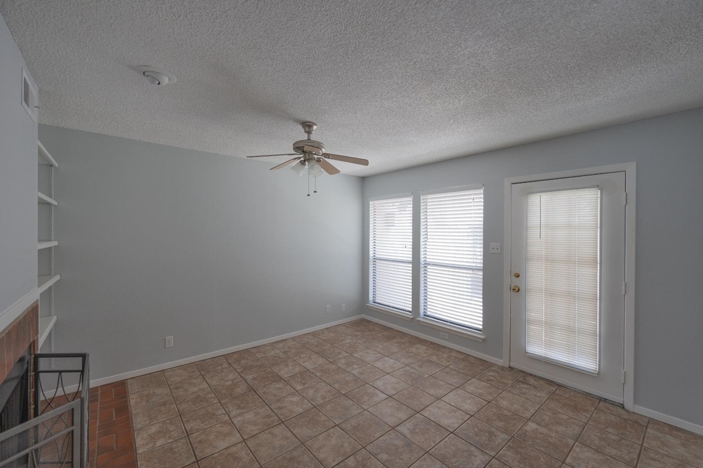 2110 Rio Grande St - Photo 3