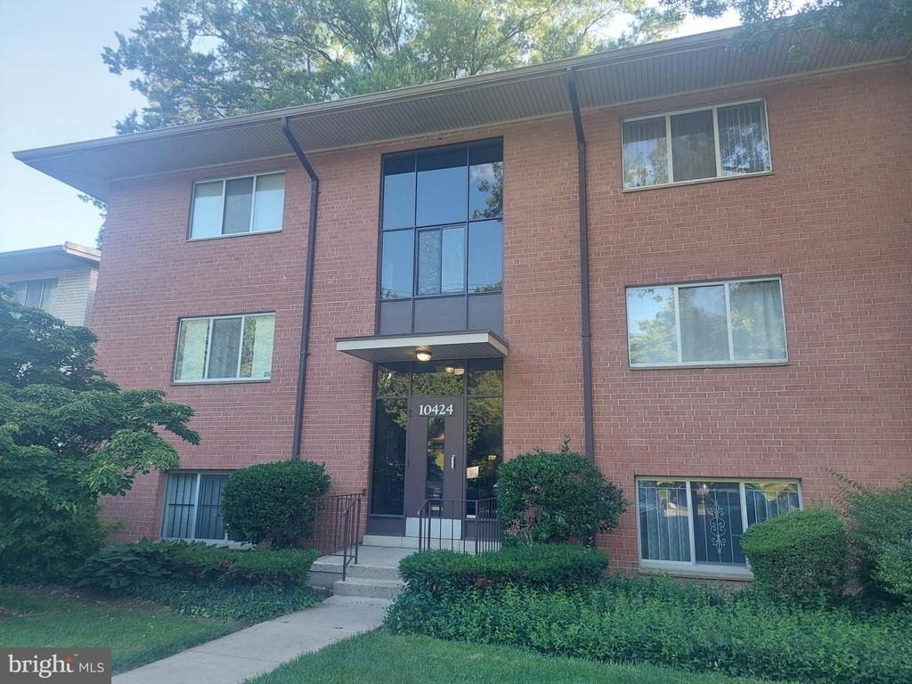 10424 Rockville Pike - Photo 0