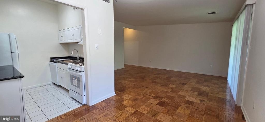 10424 Rockville Pike - Photo 13