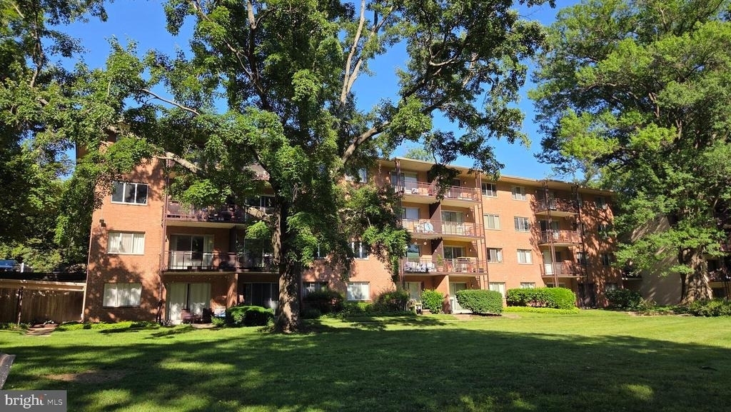10424 Rockville Pike - Photo 36
