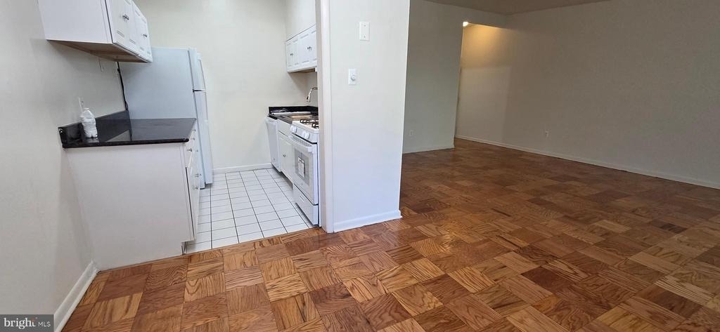 10424 Rockville Pike - Photo 11