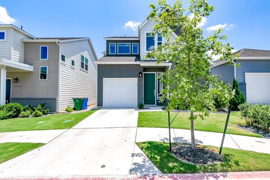 15107 Forum Ave - Photo 2