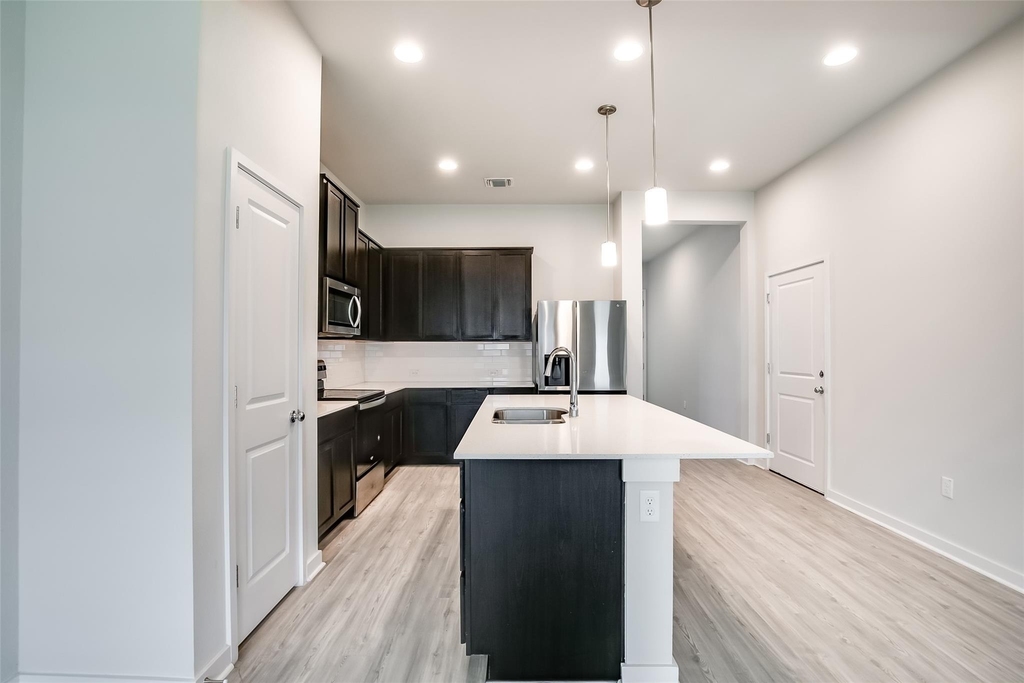 15107 Forum Ave - Photo 6