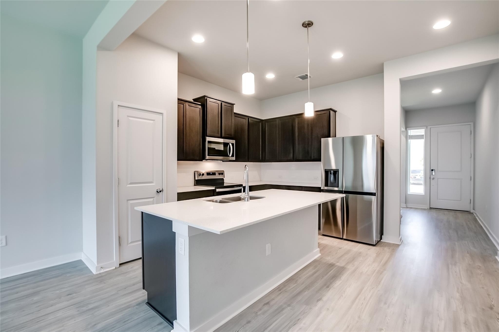 15107 Forum Ave - Photo 5