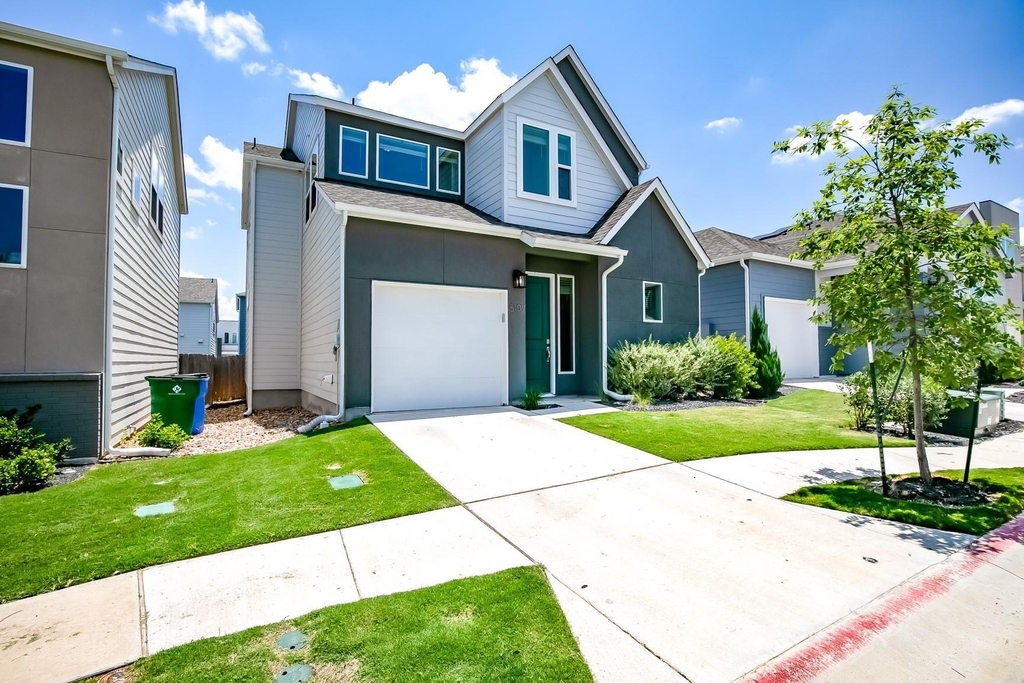 15107 Forum Ave - Photo 1