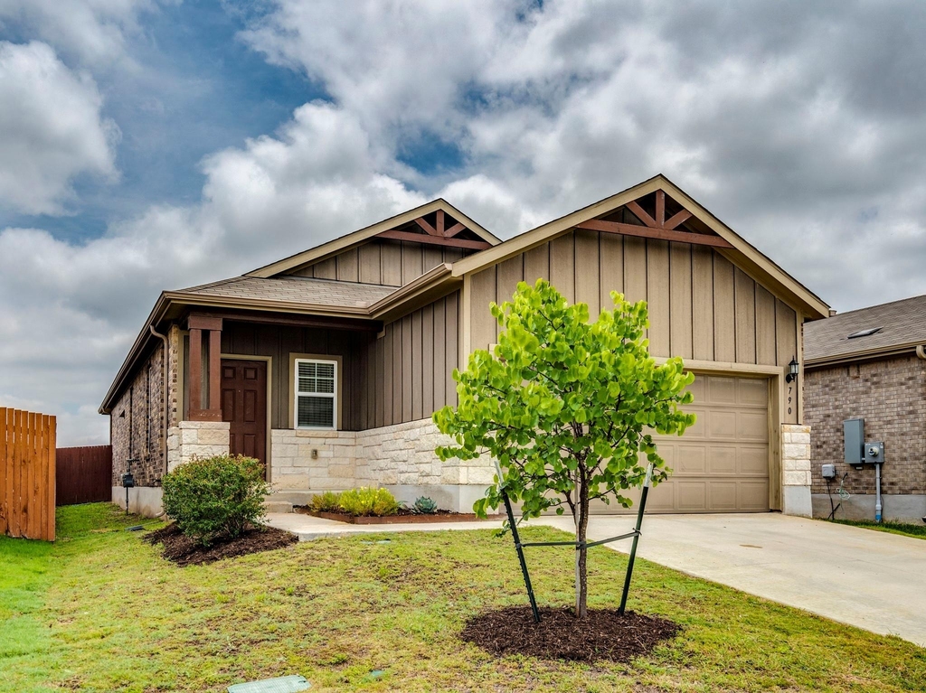 790 Pepperbark Loop - Photo 0