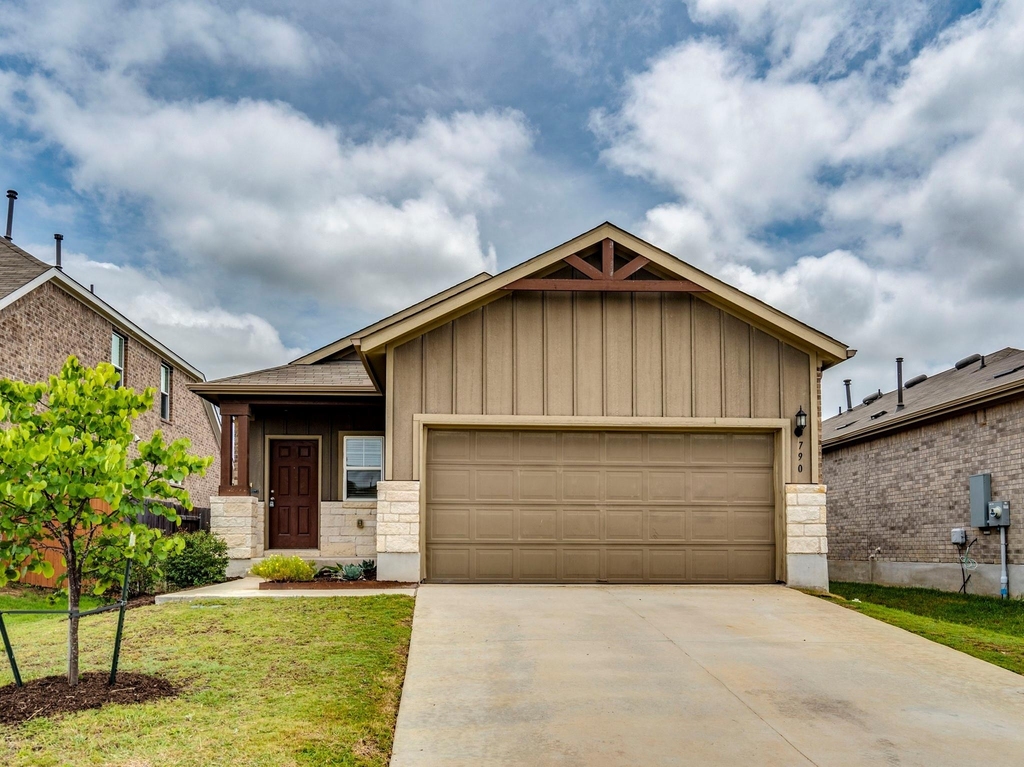 790 Pepperbark Loop - Photo 1