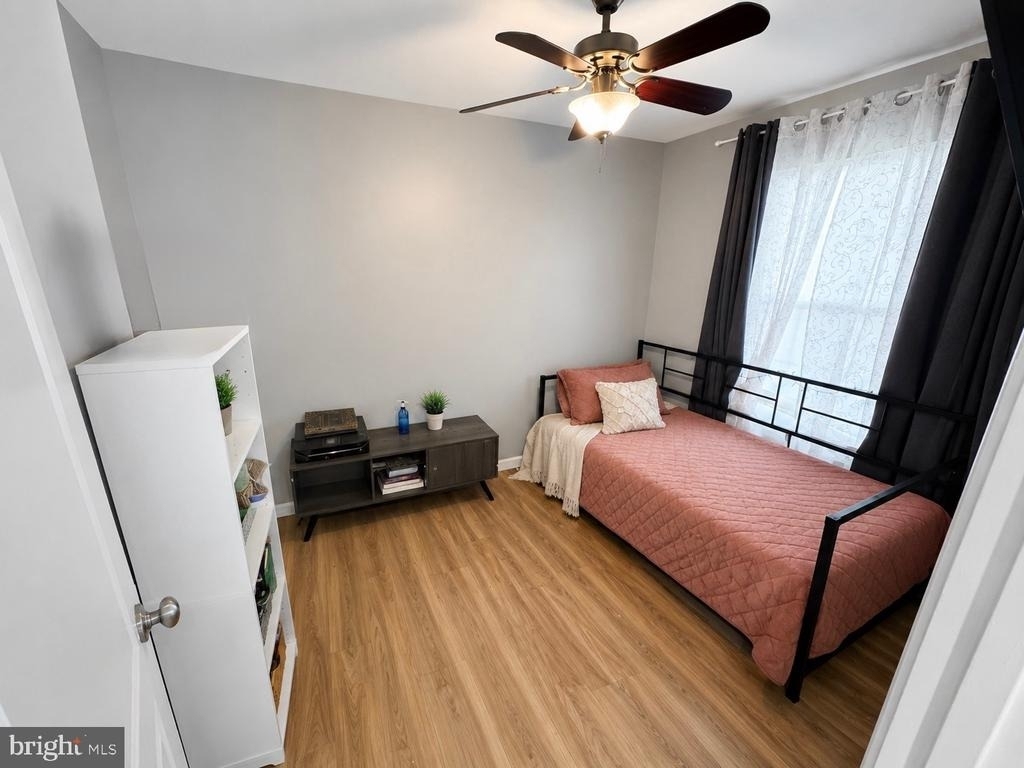 20220 Shipley Terrace - Photo 9