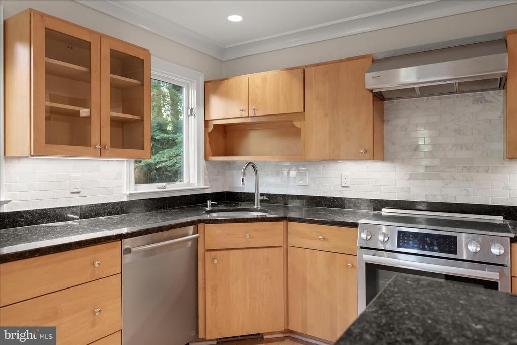 5104 Scarsdale Road - Photo 15