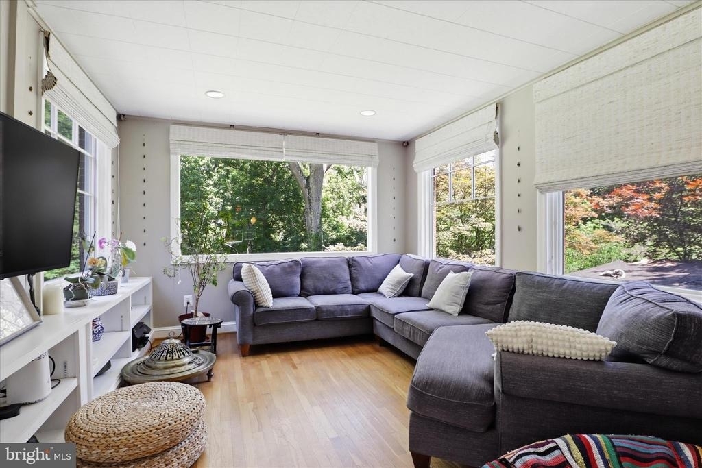 3221 Coquelin Terrace - Photo 7