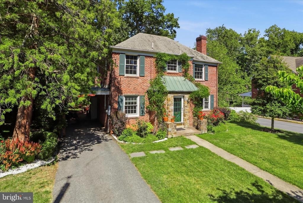 3221 Coquelin Terrace - Photo 3