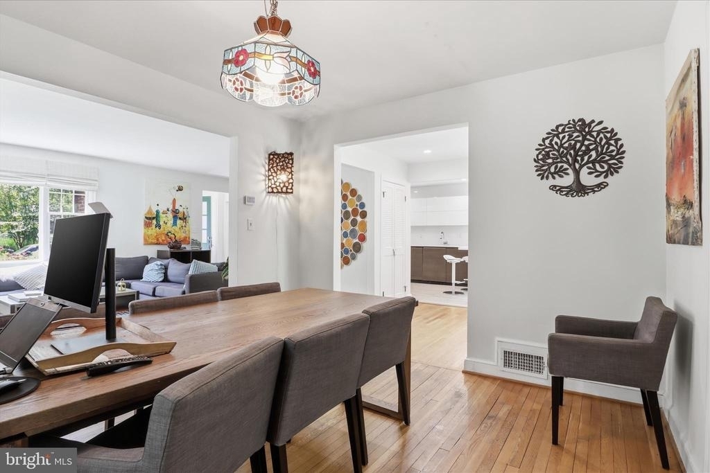 3221 Coquelin Terrace - Photo 10