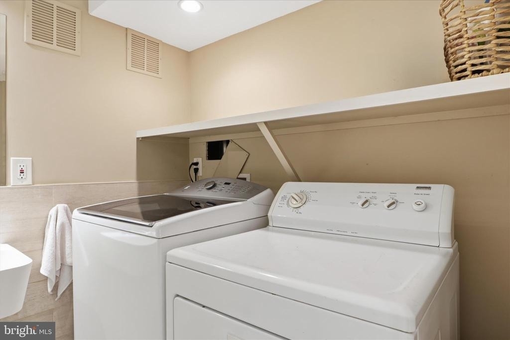 3221 Coquelin Terrace - Photo 33