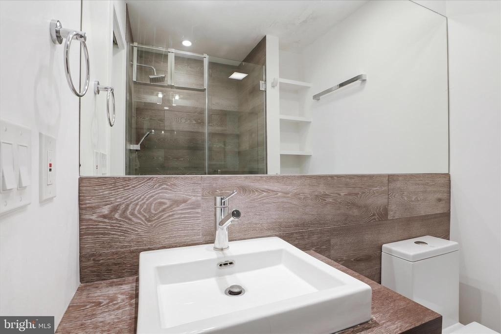 3221 Coquelin Terrace - Photo 20