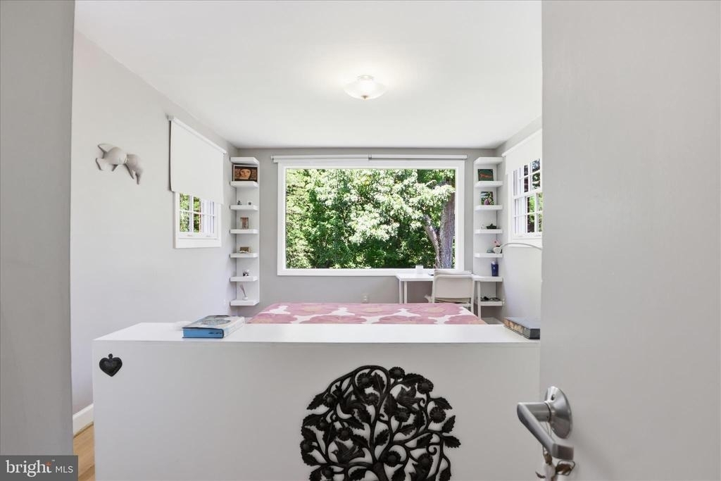 3221 Coquelin Terrace - Photo 16
