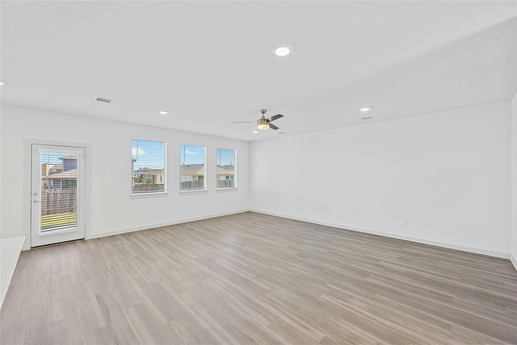 432 Wilshire Rd - Photo 2