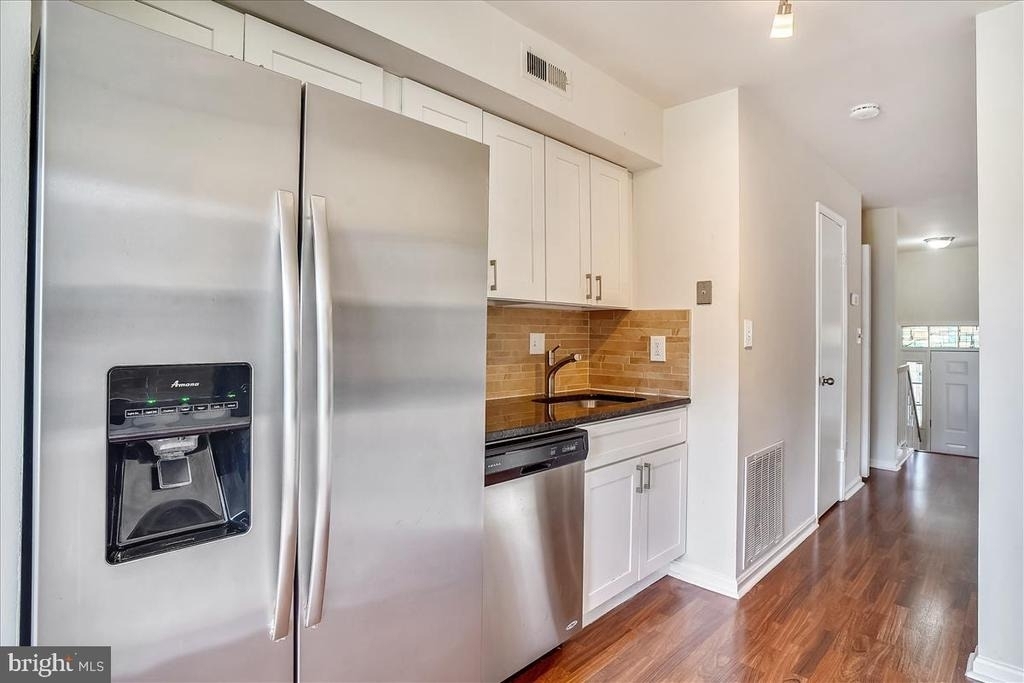 8830 Thomas Lea - Photo 2