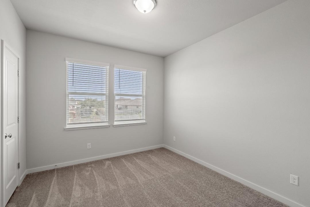 605 W South St St - Photo 17