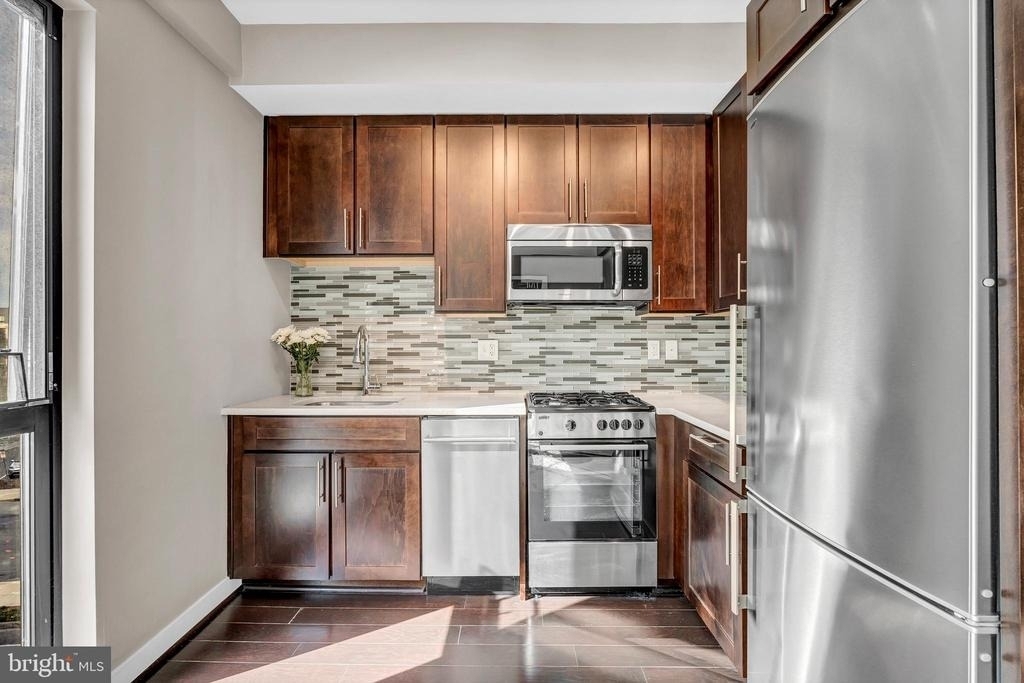 1320 Fenwick Lane - Photo 40