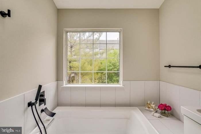 2111 Cambridge Park Court - Photo 29