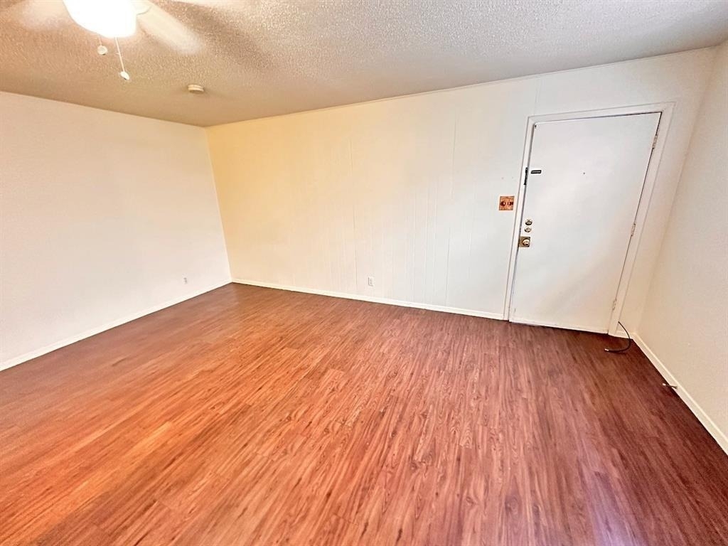 4204 Speedway - Photo 2