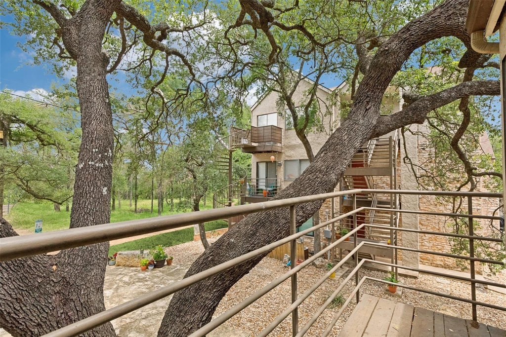 6810 Deatonhill Dr - Photo 9