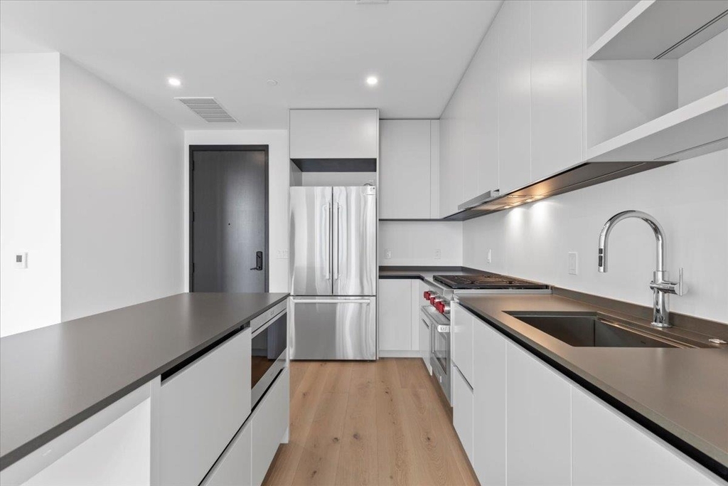610 Davis St - Photo 3