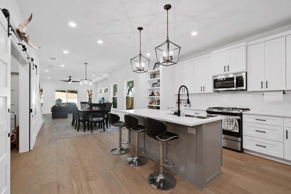 1409 Greenwood Ave - Photo 4