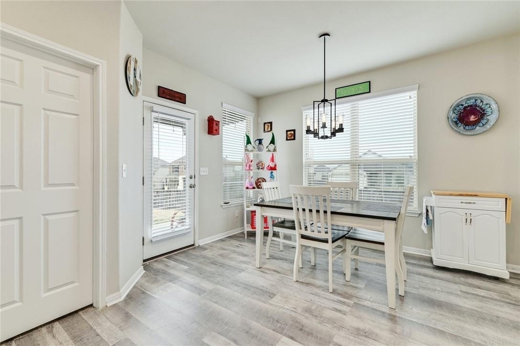 400 Lewisville Ln - Photo 8