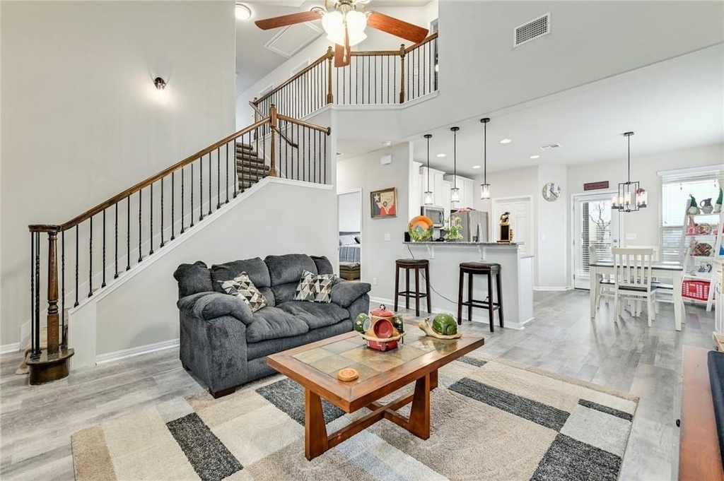 400 Lewisville Ln - Photo 3