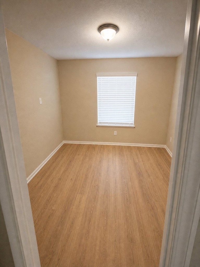 1105 Green Meadow Dr - Photo 3