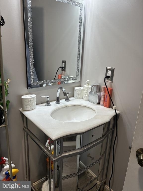 421 Spalding Court - Photo 17
