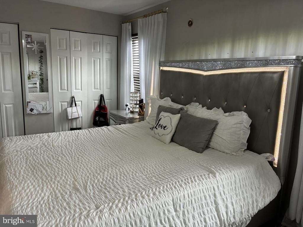 421 Spalding Court - Photo 10