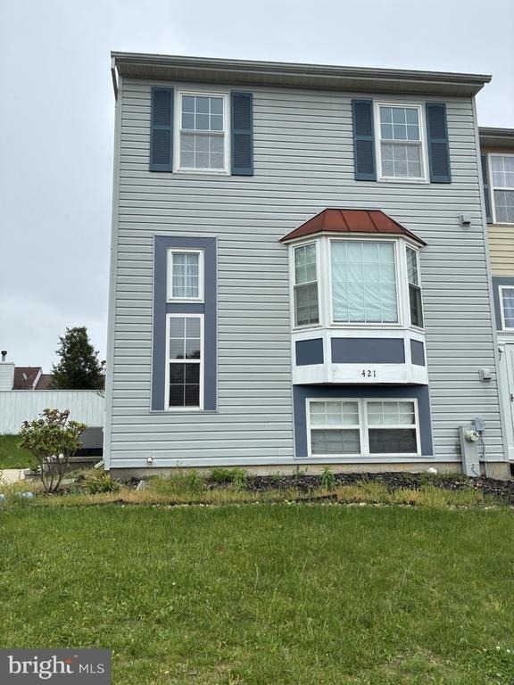 421 Spalding Court - Photo 0