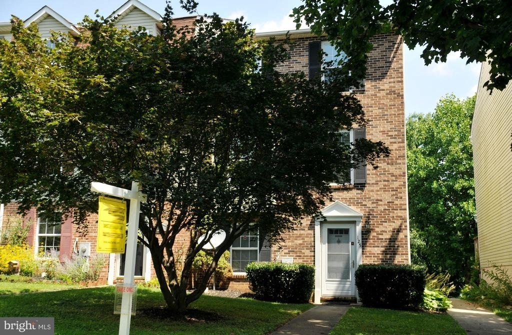 125 North Towne Court - Photo 0
