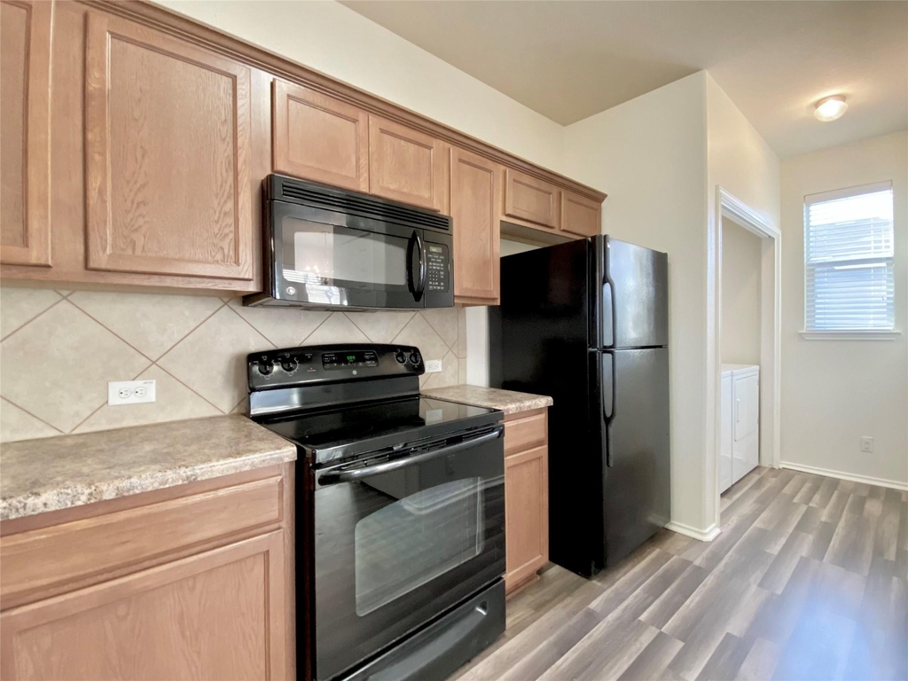 18524 Mammoth Cave Blvd - Photo 8