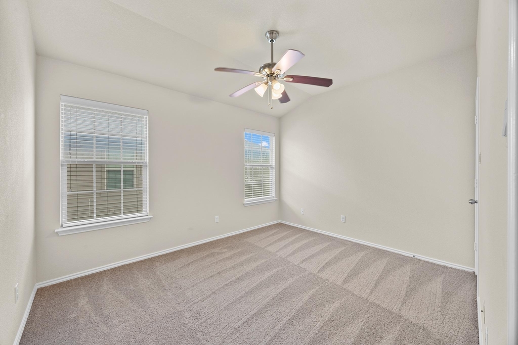 1310 W Parmer Ln - Photo 16