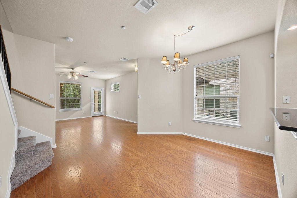 1310 W Parmer Ln - Photo 21