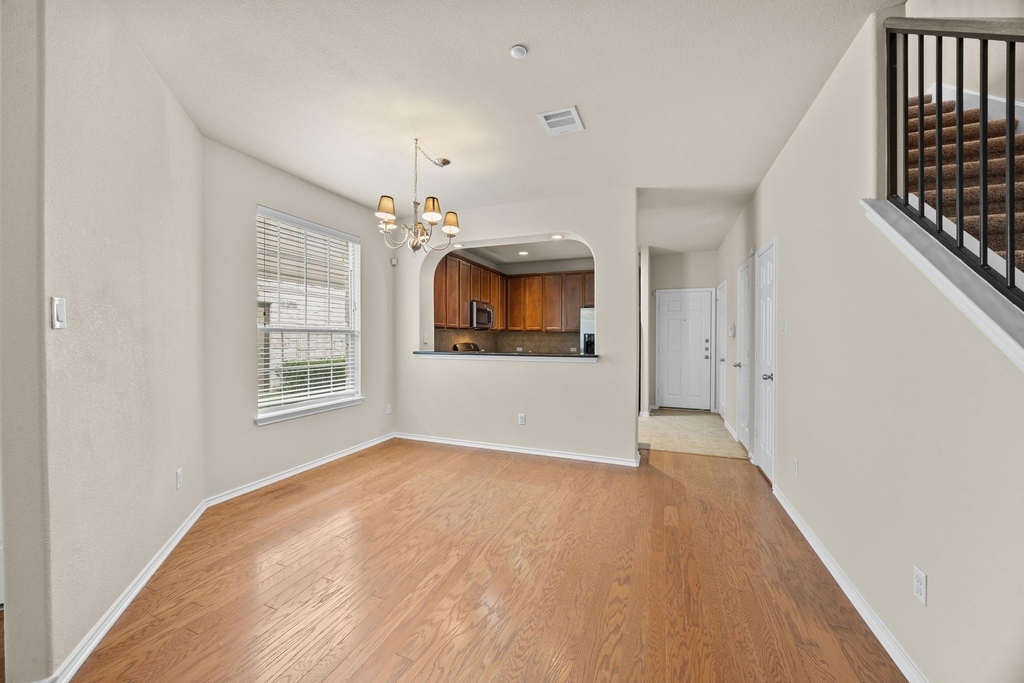 1310 W Parmer Ln - Photo 5