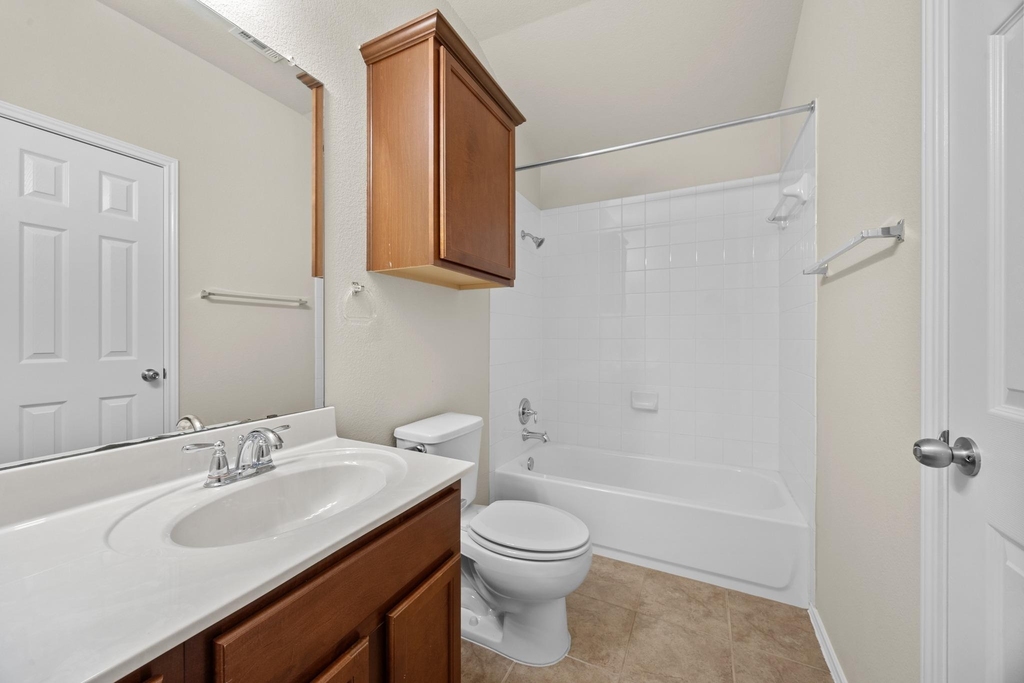 1310 W Parmer Ln - Photo 18